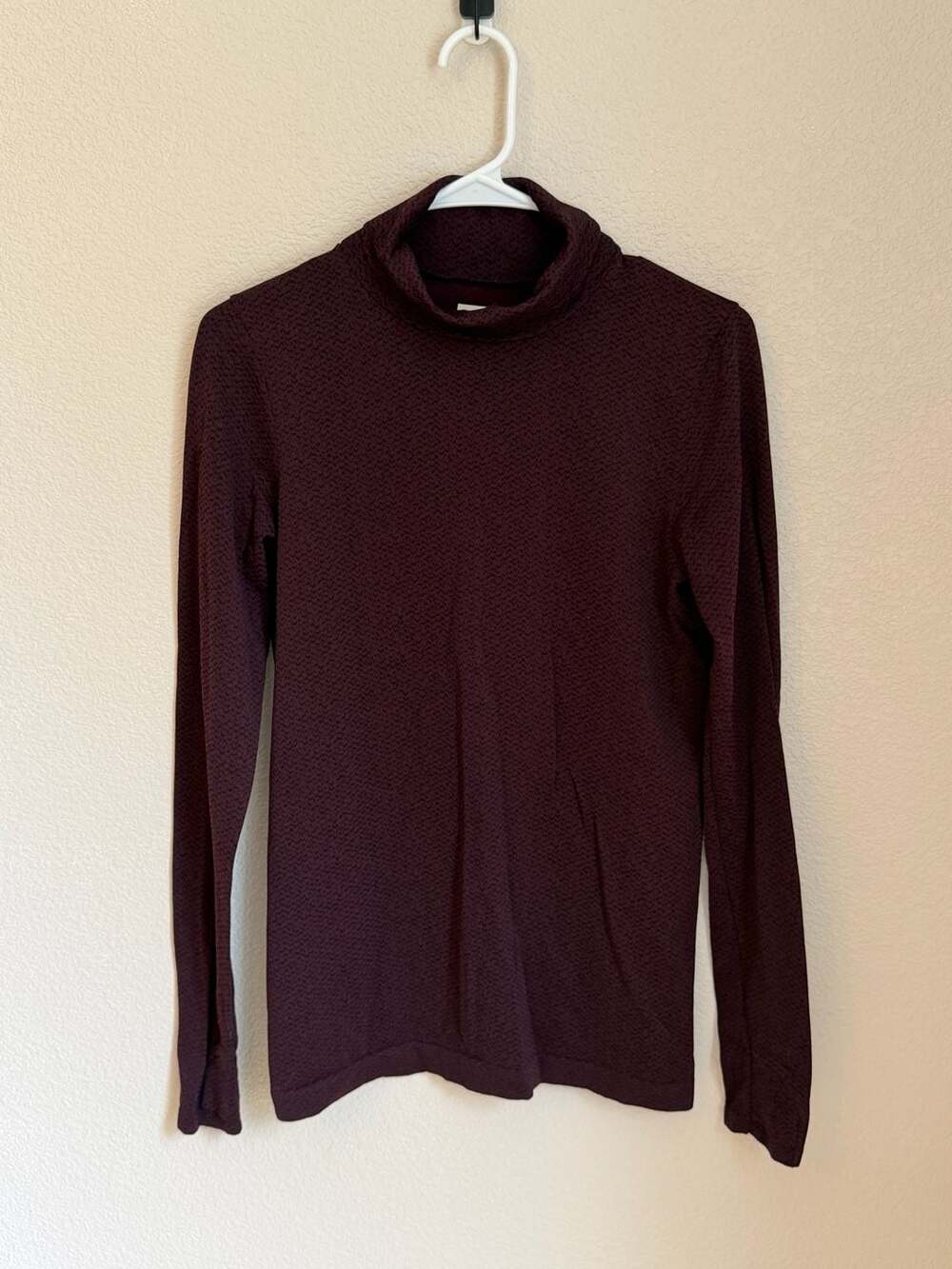 Athleta Flurry Peak Turtleneck Sweater Antique Burgundy Black